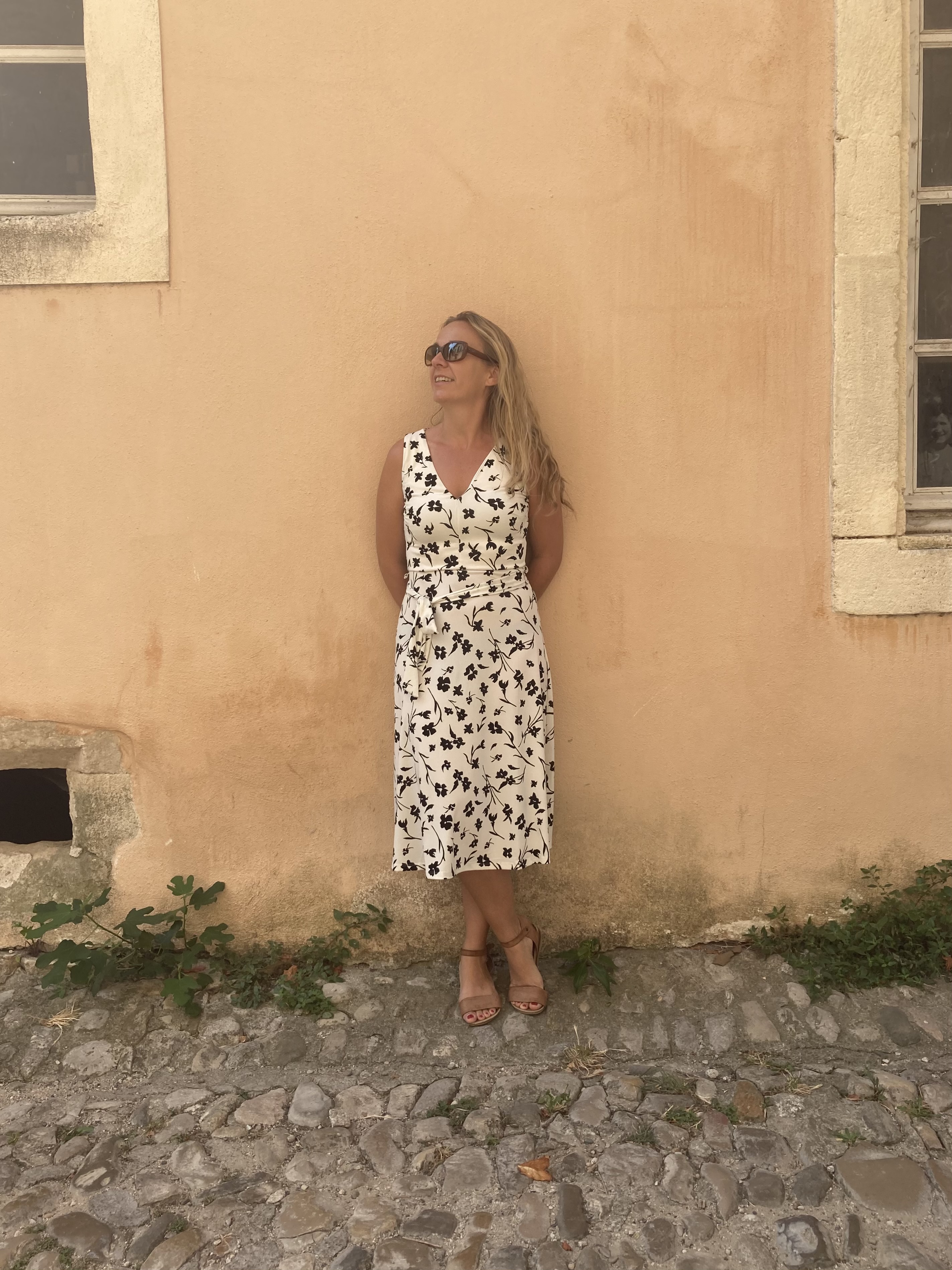 La fille sous les oliviers: column