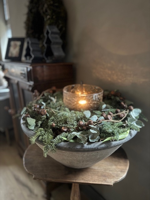 Binnenkijken in een landelijk kerstinterieur